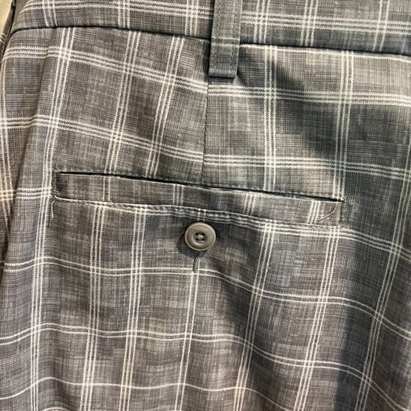 PGA Tour Mens Gray Plaid flat front Golf shorts, Size 36 - Picture 6 of 10